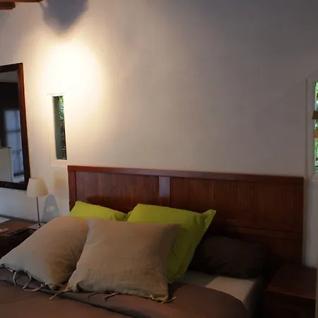 4 Bears Couette-café 3*