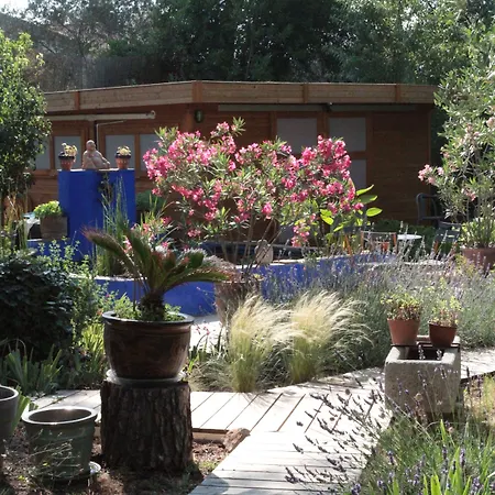 4 Bears Couette-café 3*