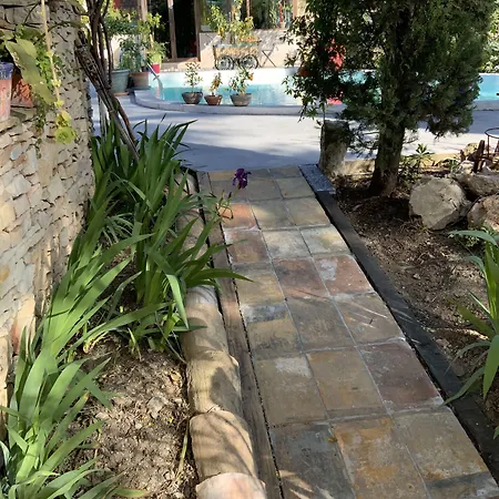 4 Bears Bed & Breakfast Nîmes