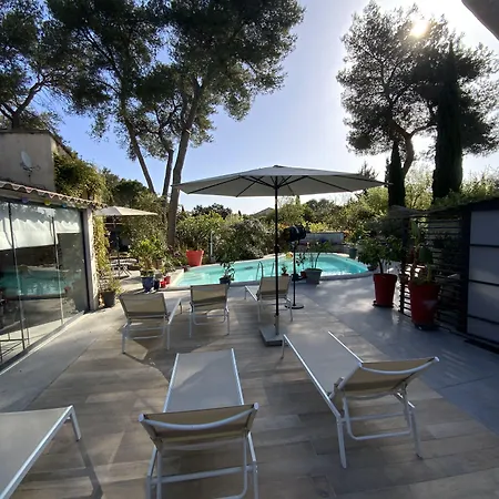 4 Bears Couette-café Nîmes