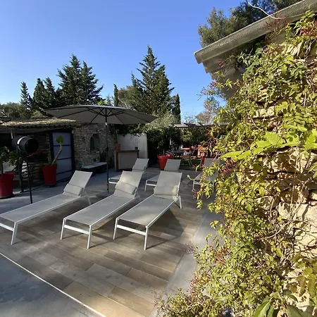Oda ve Kahvaltı 4 Bears Nîmes