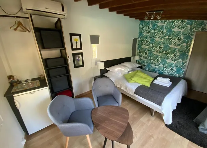 فندق مبيت وإفطار 4 Bears نيم