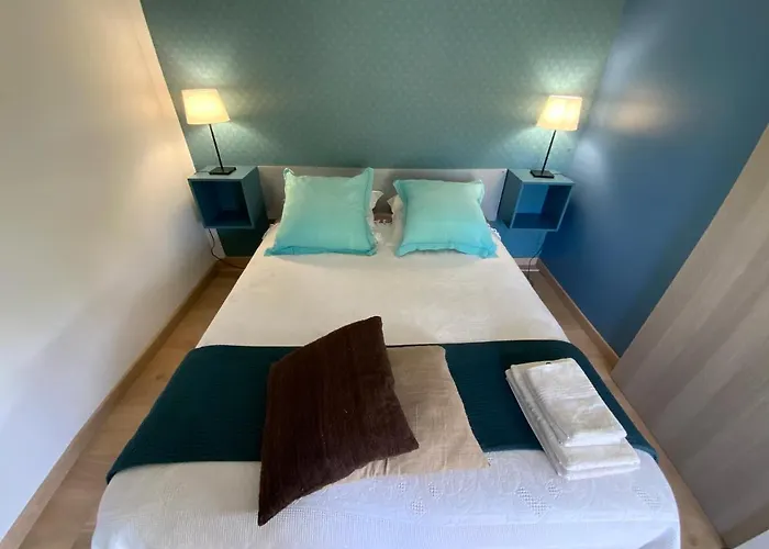 4 Bears فندق مبيت وإفطار نيم