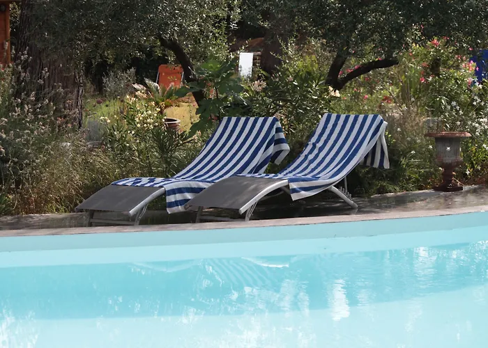 فندق مبيت وإفطار 4 Bears نيم