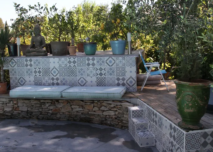 4 Bears فندق مبيت وإفطار نيم