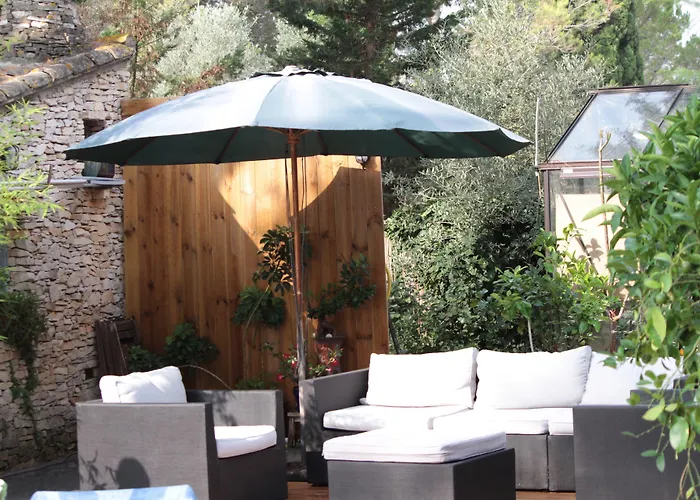 4 Bears فندق مبيت وإفطار نيم