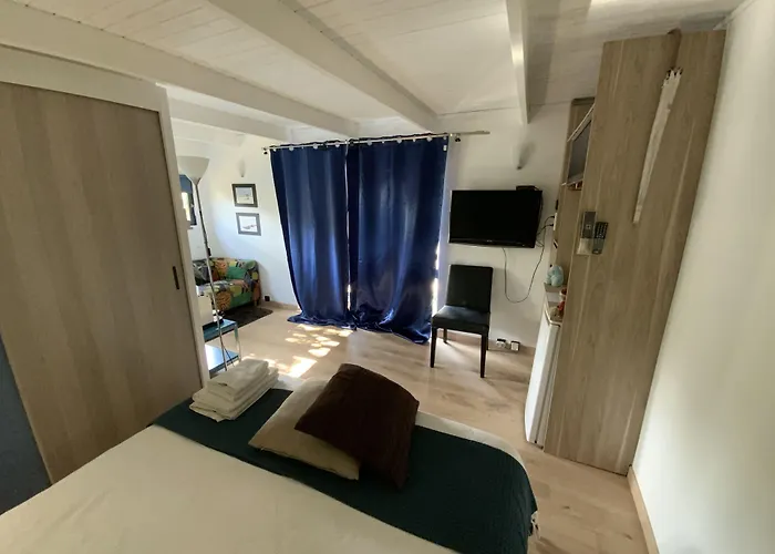 4 Bears فندق مبيت وإفطار 3*