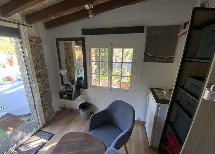 فندق مبيت وإفطار 4 Bears نيم