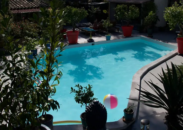 4 Bears فندق مبيت وإفطار 3*